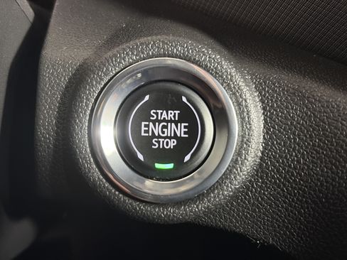 Used 2023 Chevrolet TrailBlazer RS FWD image 29