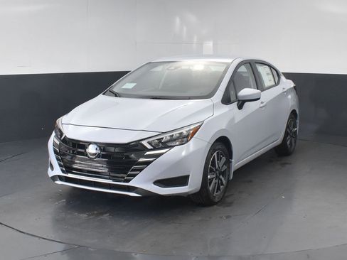 New 2025 Nissan Versa SV w/ Trunk Package image 19