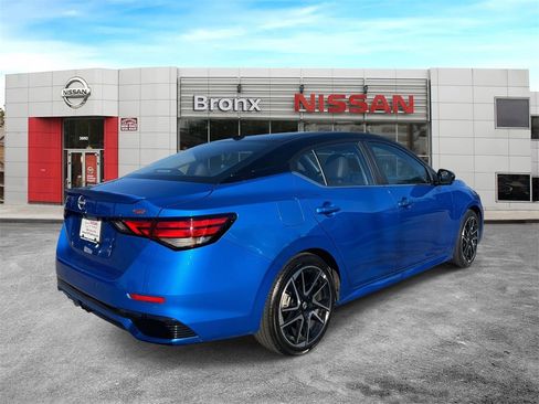 Used 2024 Nissan Sentra SR w/ SR Premium Package image 5