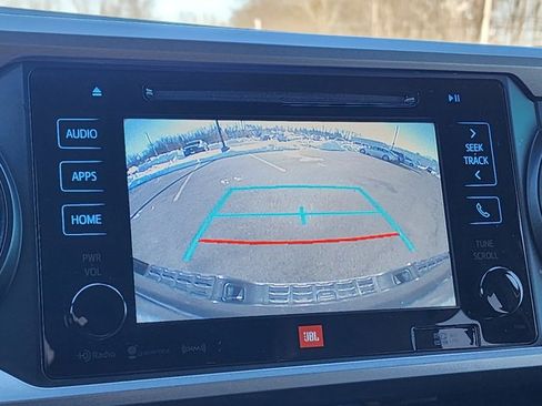 Used 2019 Toyota Tacoma Limited image 33