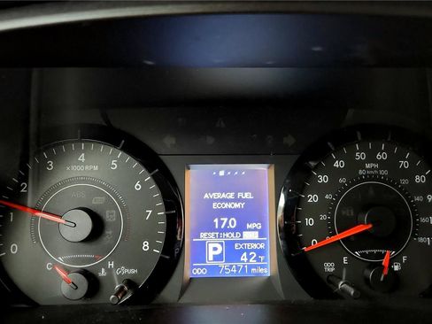 Used 2015 Toyota Sienna LE image 26