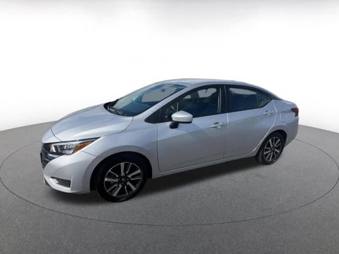 Used 2025 Nissan Versa SV FWD image 8