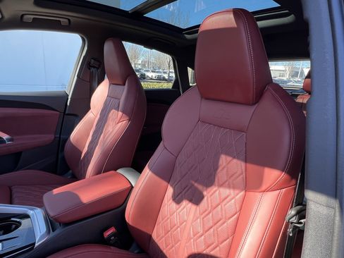 Certified 2025 Audi SQ5 Prestige image 16