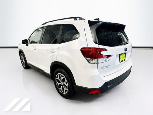 Used 2024 Subaru Forester Premium AWD/4WD image 7