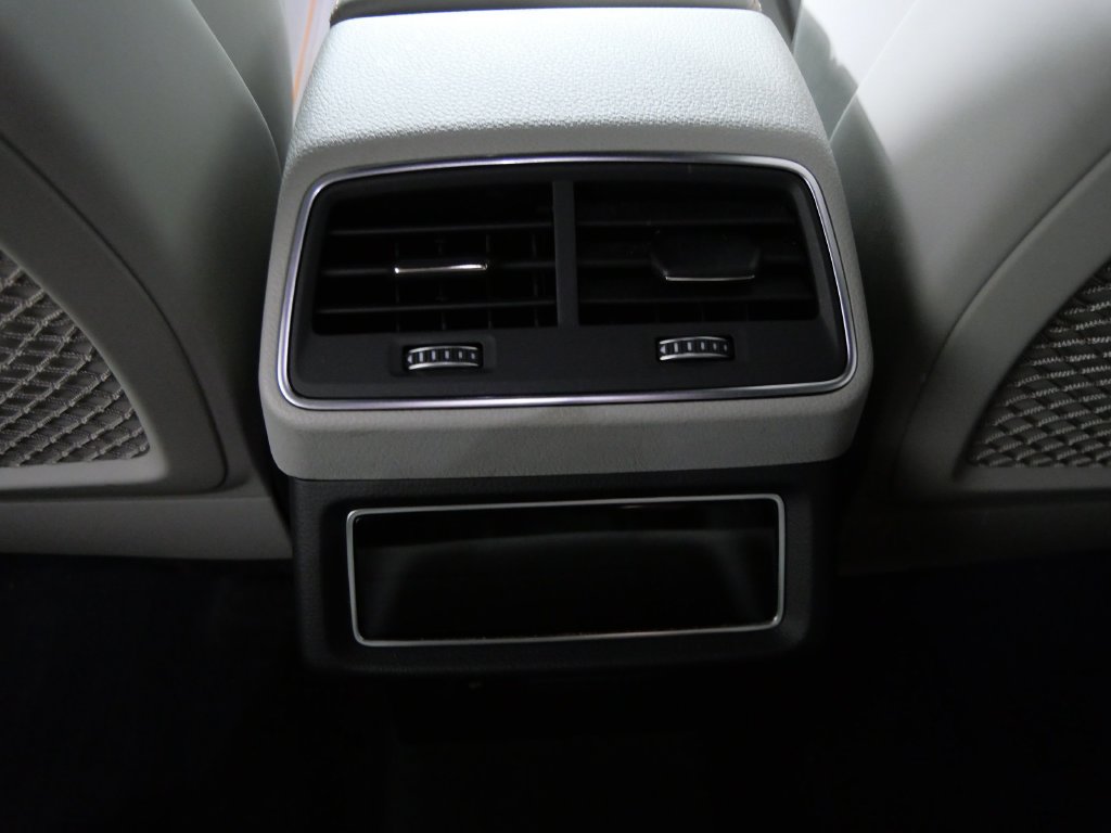 Used 2024 Audi Q8 e-tron Prestige AWD/4WD image 18
