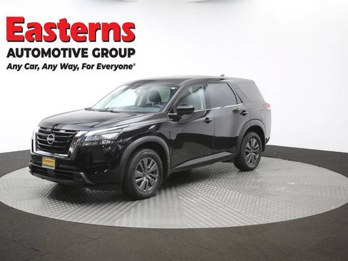 Used 2024 Nissan Pathfinder S AWD/4WD image 56