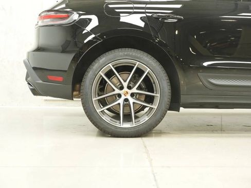 Certified 2026 Porsche Macan AWD/4WD image 40