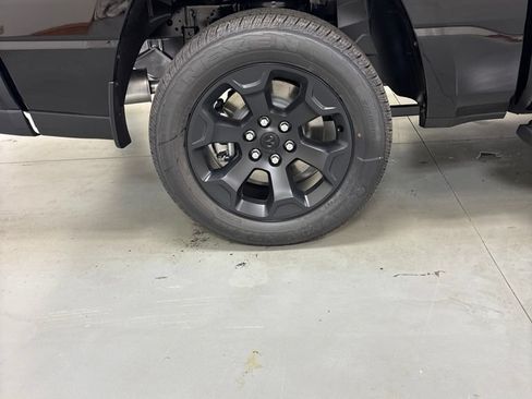 New 2026 RAM 1500 Express AWD/4WD image 31