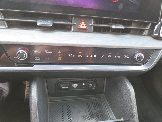 Certified 2024 Kia Sportage X-Pro AWD/4WD image 4