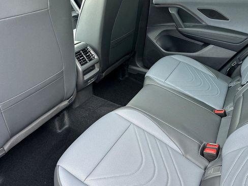 New 2026 Volkswagen Tiguan SE image 11