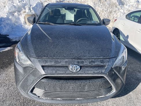 Used 2018 Toyota Yaris iA image 2