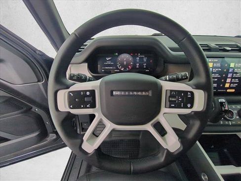 Certified 2025 Land Rover Defender 130 X-Dynamic SE AWD/4WD image 30