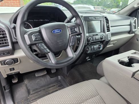 Used 2018 Ford F250 XLT w/ XLT Premium Package AWD/4WD image 4
