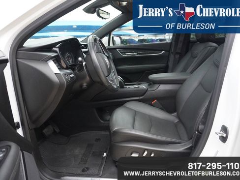 Used 2022 Cadillac XT5 Premium Luxury w/ Technology Package image 6