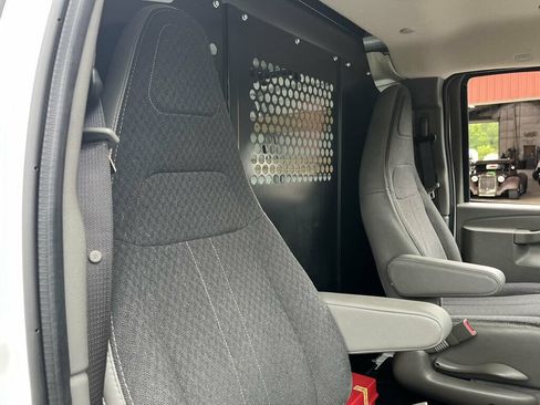 Used 2025 Chevrolet Express 2500 w/ Driver Convenience Package RWD image 13