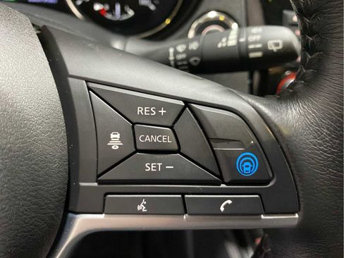 Certified 2018 Nissan Rogue SL w/ Premium Package image 15