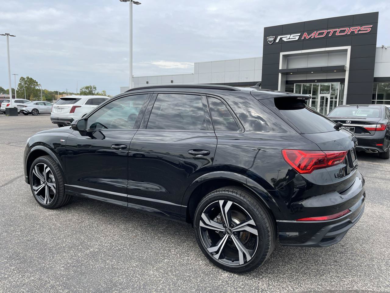 Used 2023 Audi Q3 2.0T Premium Plus w/ Premium Plus Package AWD/4WD image 3