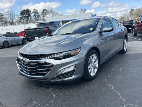 Used 2025 Chevrolet Malibu LT image 3