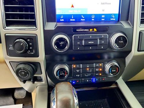 Used 2020 Ford F150 Lariat w/ Equipment Group 502A Luxury AWD/4WD image 17
