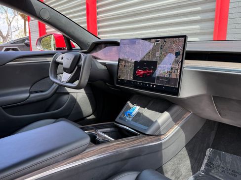 Used 2022 Tesla Model S AWD/4WD image 18