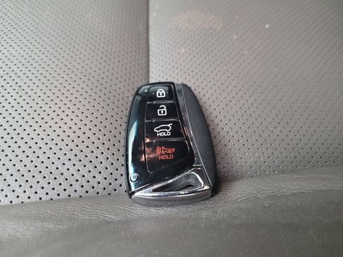 Used 2015 Hyundai Santa Fe Limited w/ Option Group 04 image 32