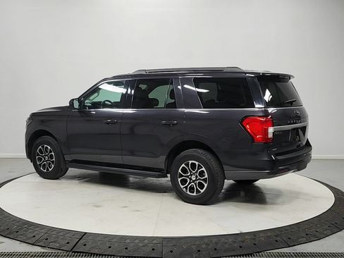 Used 2024 Ford Expedition XLT RWD image 5
