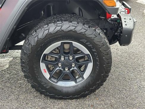 Certified 2018 Jeep Wrangler Unlimited Rubicon w/ Dual Top Group image 10