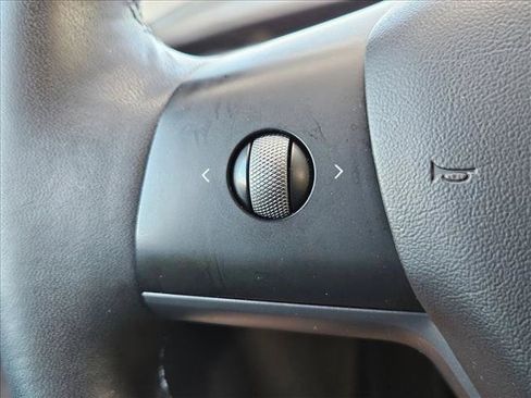 Used 2021 Tesla Model Y Long Range AWD/4WD image 20