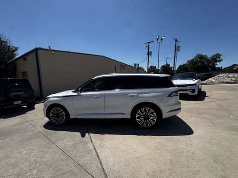 Used 2021 Lincoln Aviator Black Label w/ Dynamic Handling Package AWD/4WD image 2