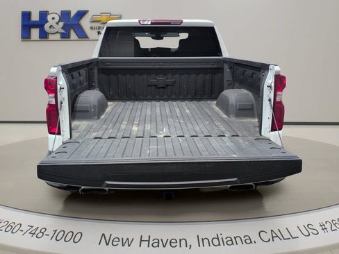 Used 2022 Chevrolet Silverado 1500 Custom Trail Boss w/ Safety Confidence Package AWD/4WD image 8