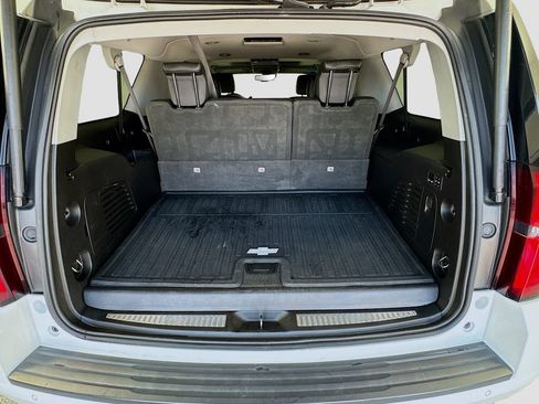 Used 2019 Chevrolet Suburban Premier AWD/4WD image 28