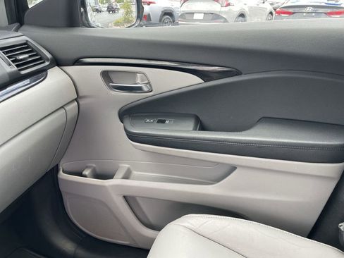 Used 2016 Honda Pilot Touring image 22