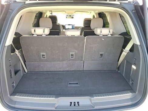 Used 2024 Lincoln Navigator Premiere image 25