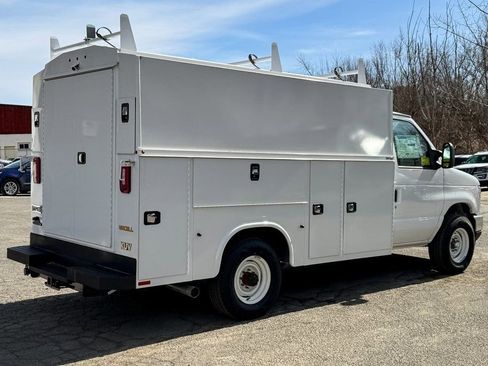 New 2025 Ford E-350 and Econoline 350 Super Duty w/ Power Equipment Group RWD image 3