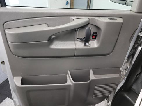 Used 2014 Chevrolet Express 2500 LS image 16