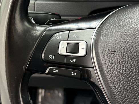 Used 2018 Volkswagen Golf SE FWD image 16
