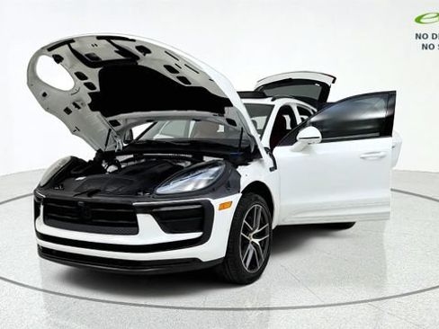 Used 2024 Porsche Macan w/ Premium Plus Package AWD/4WD image 13