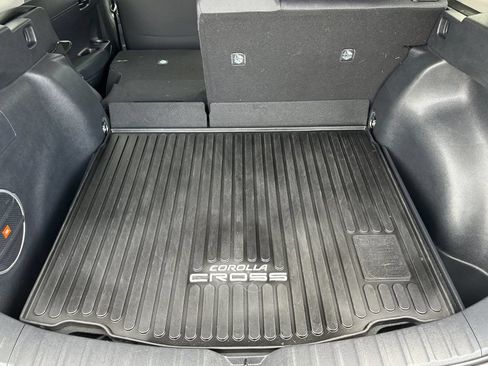 Used 2024 Toyota Corolla Cross LE w/ Moonroof Package AWD/4WD image 15