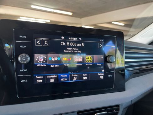 Used 2025 Volkswagen Jetta SE image 21