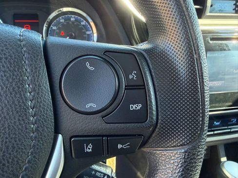 Used 2017 Toyota Corolla LE FWD image 21