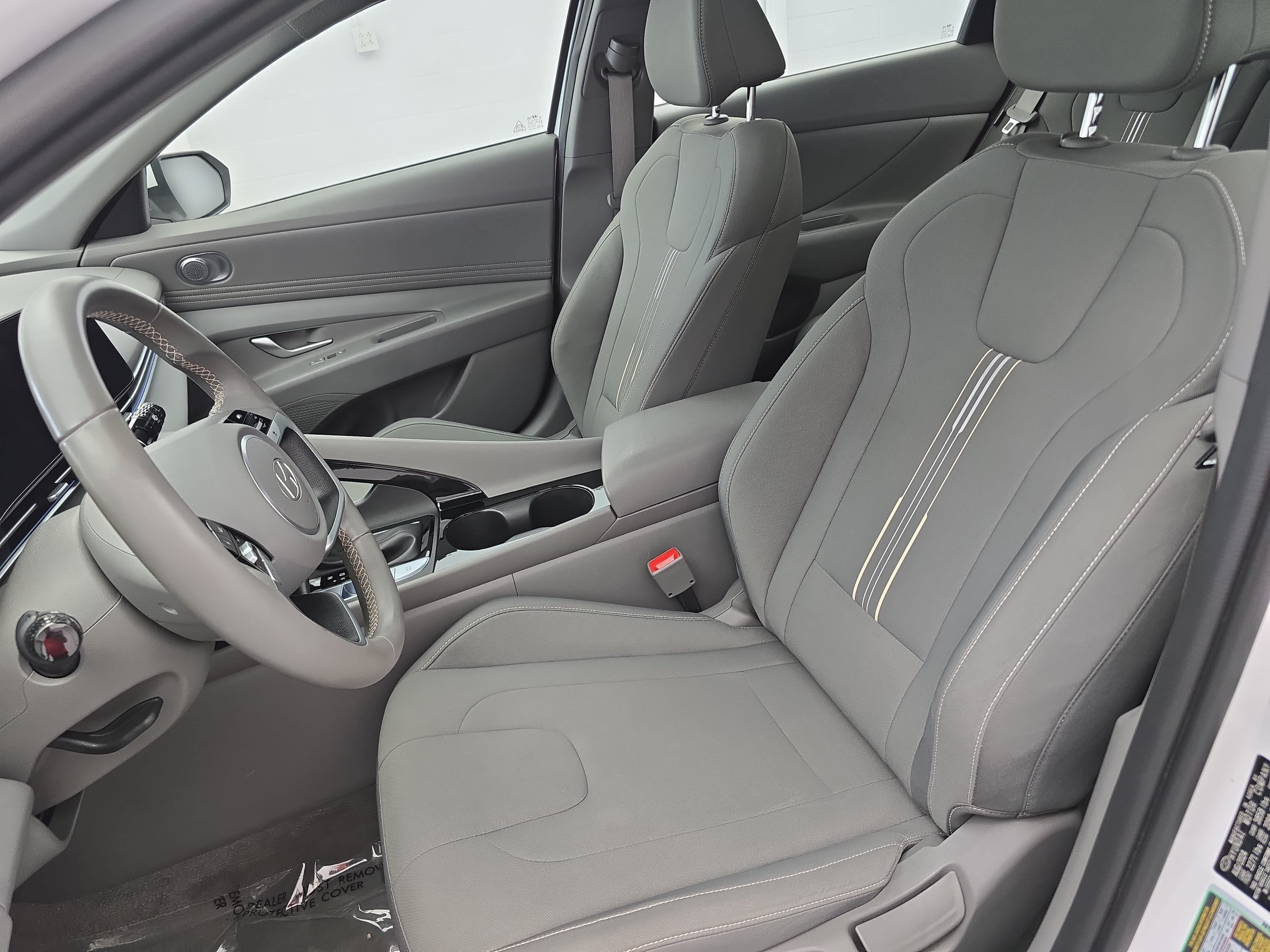 Used 2025 Hyundai Elantra SEL FWD image 14