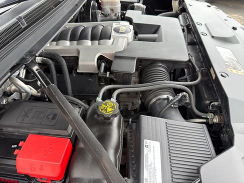Used 2018 Cadillac Escalade Luxury RWD image 40