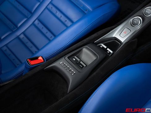 Used 2022 Ferrari F8 Tributo image 36