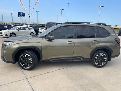 Used 2025 Subaru Forester Limited AWD/4WD image 6