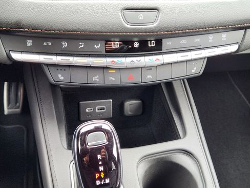 Certified 2023 Cadillac XT4 Sport w/ Enhanced Visibility Package image 18