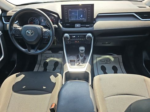 Used 2022 Toyota RAV4 LE FWD image 10