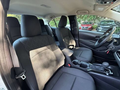 Used 2025 Toyota Corolla LE FWD image 34