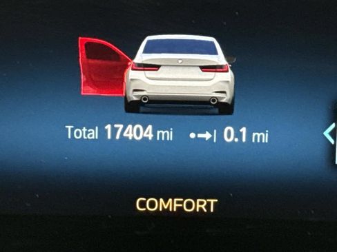 Used 2023 BMW 330i xDrive Sedan w/ Premium Package image 25