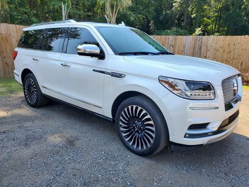 Used 2018 Lincoln Navigator Black Label w/ Cargo Package image 11