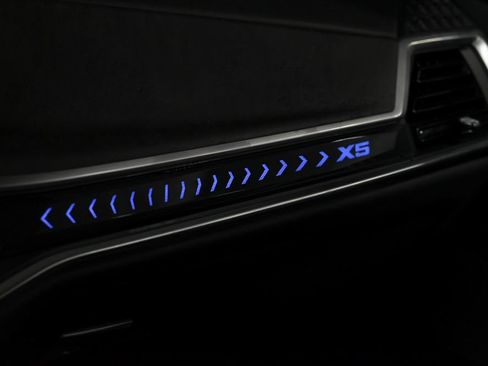Used 2024 BMW X5 sDrive40i w/ Premium Package RWD image 39